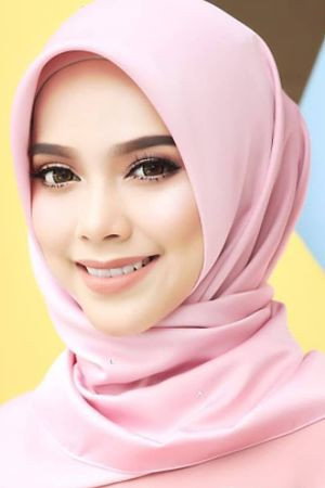 Sari Yanti photo