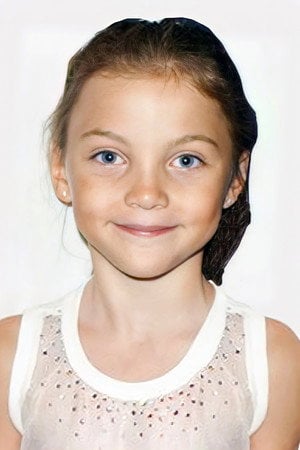 Photo of Bailey Baio from the Latest Netflix gallery