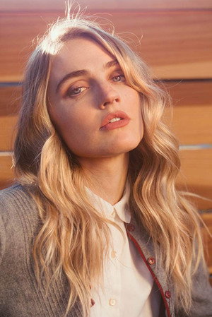 Photo of Lauren Caster from the Latest Netflix gallery