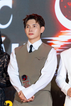 Photo of Quỳnh Lý from the Latest Netflix gallery
