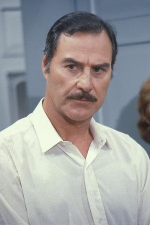 Leonardo Villar photo