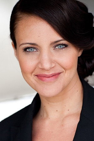 Miracle Laurie photo