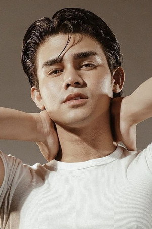 Photo of Iñigo Pascual from the Latest Netflix gallery