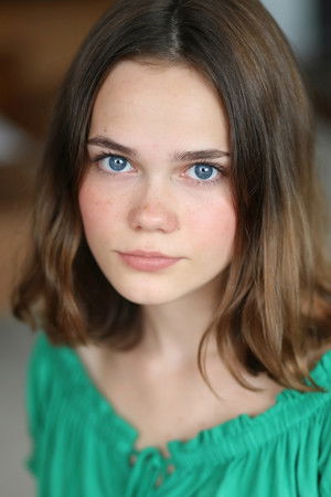 Oona Laurence photo