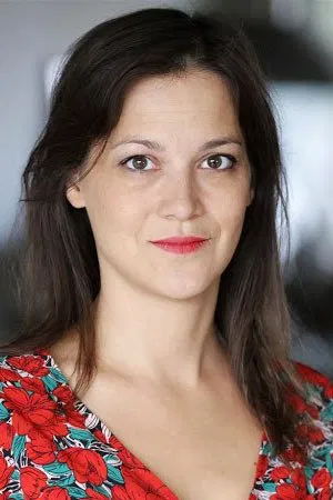 Photo of Anaïs Bret from the Latest Netflix gallery