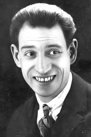 Photo of Georges Bever from the Latest Netflix gallery