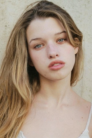 Photo of Ever Anderson from the Latest Netflix gallery