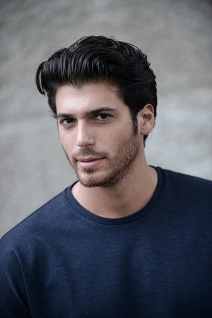 Can Yaman photo