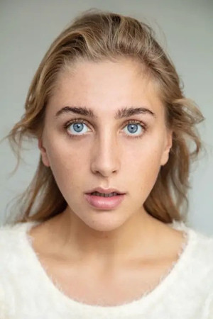 Ella Lily Hyland photo