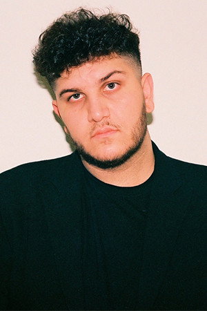 Photo of Abe Nevin from the Latest Netflix gallery