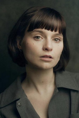 Photo of Lola Petticrew from the Latest Netflix gallery