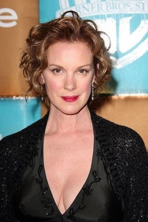 Elizabeth Perkins photo