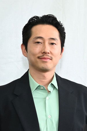 Steven Yeun photo