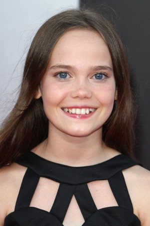 Oona Laurence photo