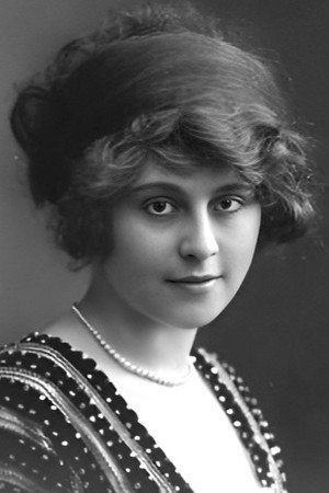 Photo of Carola Toelle from the Latest Netflix gallery