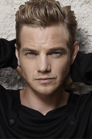 Taylor Handley photo