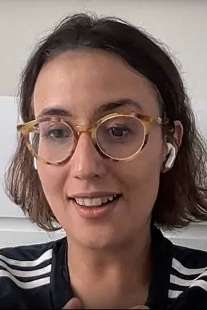 Photo of Larissa Martins from the Latest Netflix gallery