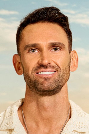 Photo of Carl Radke from the Latest Netflix gallery