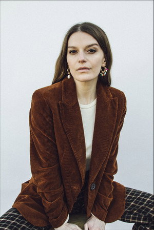 Photo of Ally Pankiw from the Latest Netflix gallery