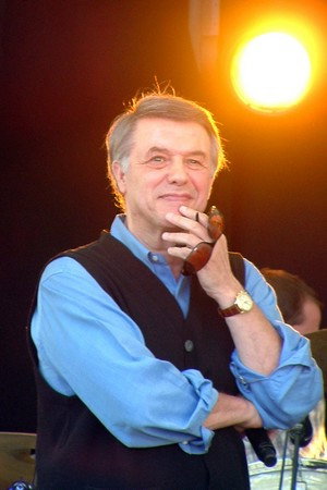 Photo of Salvatore Adamo from the Latest Netflix gallery