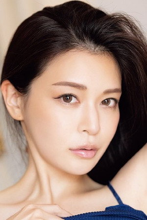 Photo of Mary Tachibana from the Latest Netflix gallery