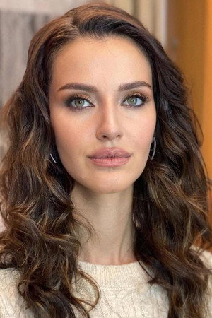 İrem Helvacıoğlu photo