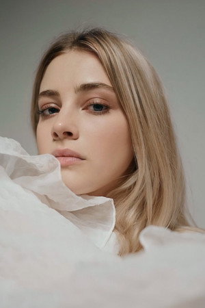 Photo of Josephine Langford from the Latest Netflix gallery
