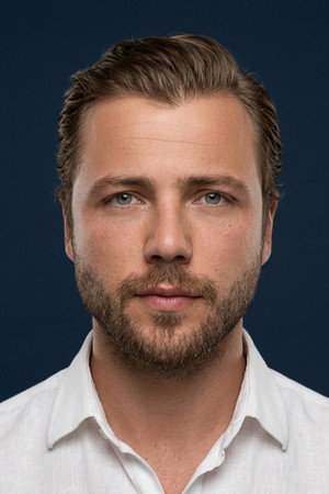 Photo of Tolga Sarıtaş from the Latest Netflix gallery