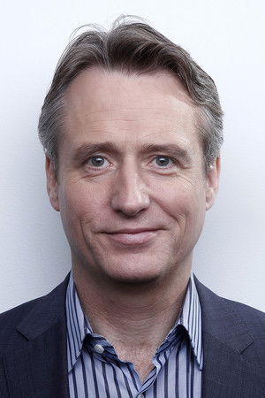 Linus Roache photo
