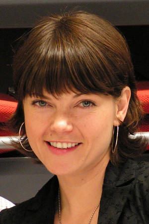 Nicole De Boer photo