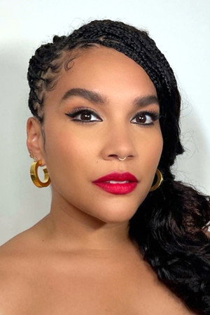 Emmy Raver-Lampman photo