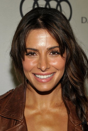 Sarah Shahi photo