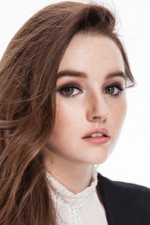 Kaitlyn Dever photo