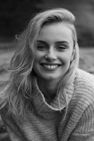 Photo of Meg Fraser from the Latest Netflix gallery