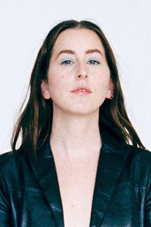 Alana Haim photo