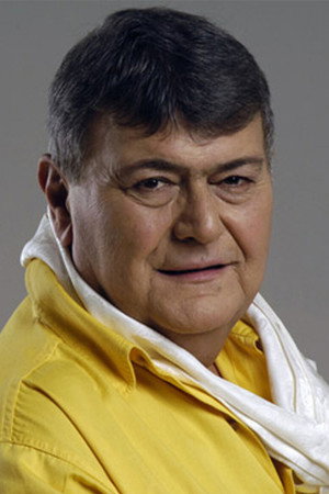 Photo of Ferdi Özbeğen from the Latest Netflix gallery