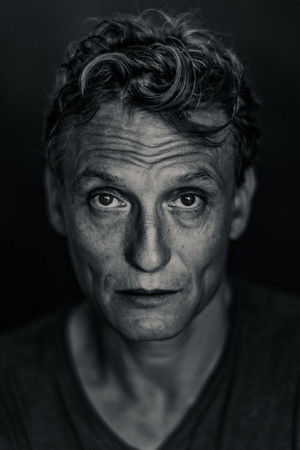 Oliver Masucci photo