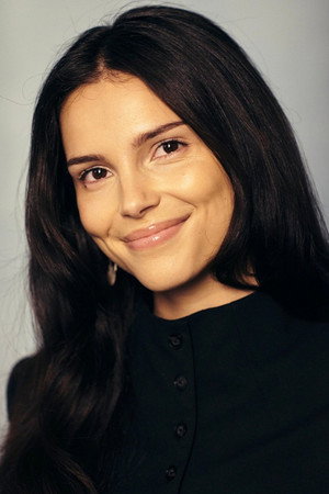 Photo of Inde Navarrette from the Latest Netflix gallery