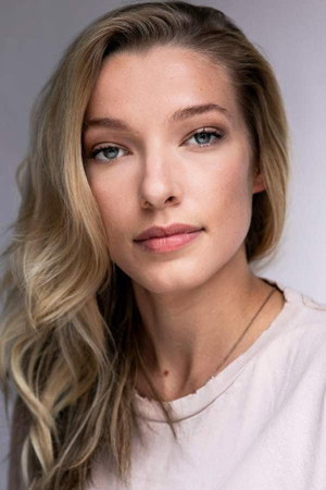 Photo of Phoebe McKellar from the Latest Netflix gallery