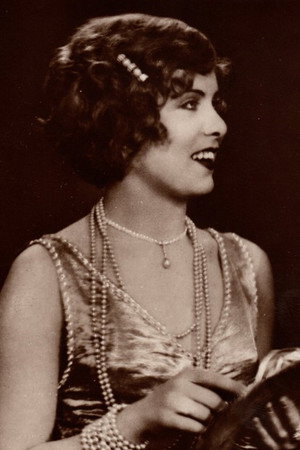 Photo of Elza Temary from the Latest Netflix gallery