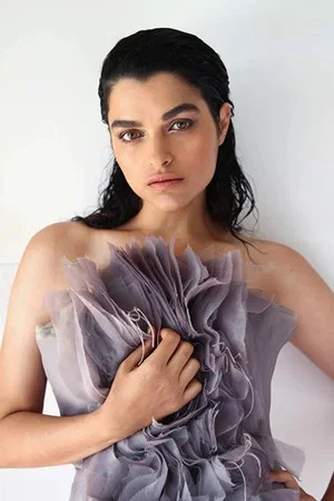 Photo of Eve Harlow from the Latest Netflix gallery