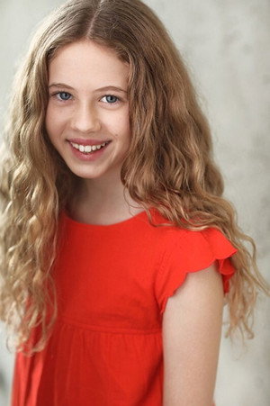 Photo of Eden Summer Gilmore from the Latest Netflix gallery