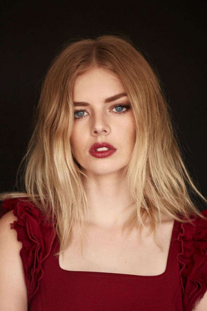 Samara Weaving photo