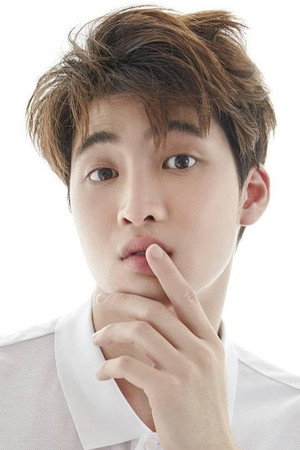 Phiravich Attachitsataporn photo