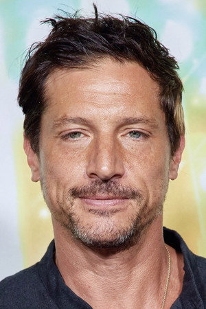 Simon Rex photo