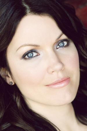 Bellamy Young photo
