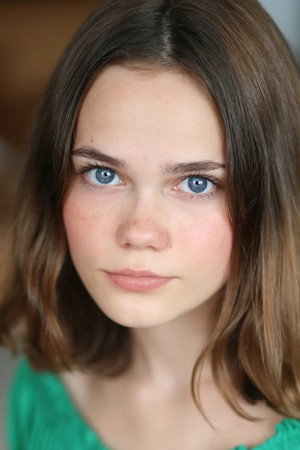 Oona Laurence photo