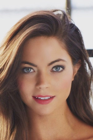 Caitlin Carver photo