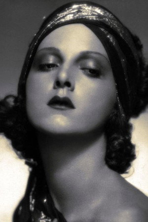 Photo of Lia Torá from the Latest Netflix gallery