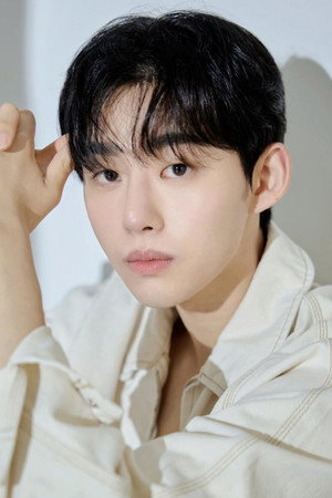 Photo of Lee Do-han from the Latest Netflix gallery
